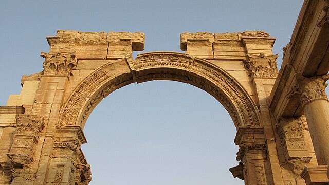 Palmyra,_Syria,_Monumental_Arch