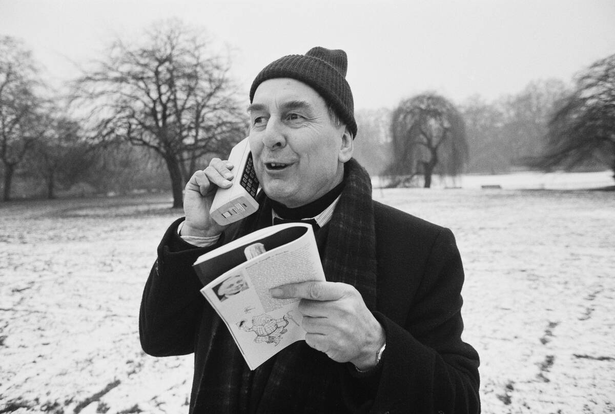 Angus McGill
