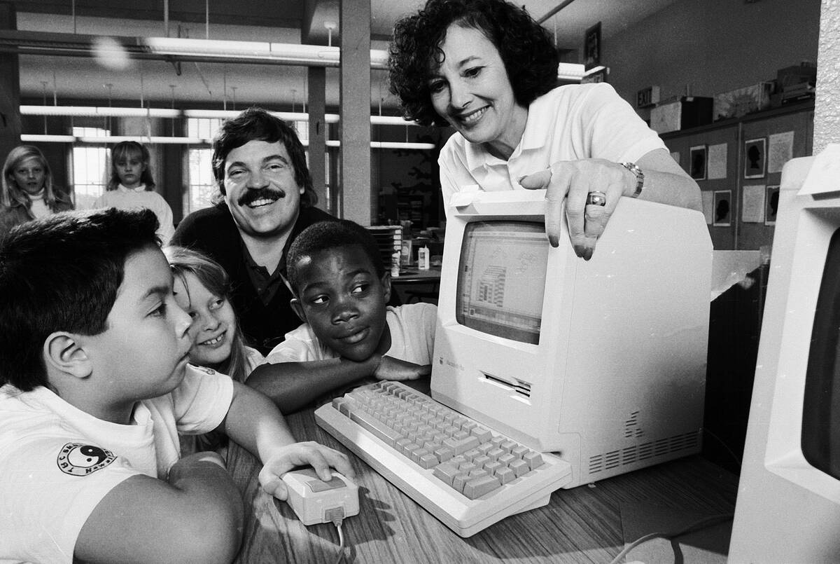 Apple Computers Research Fellow Alan Kay