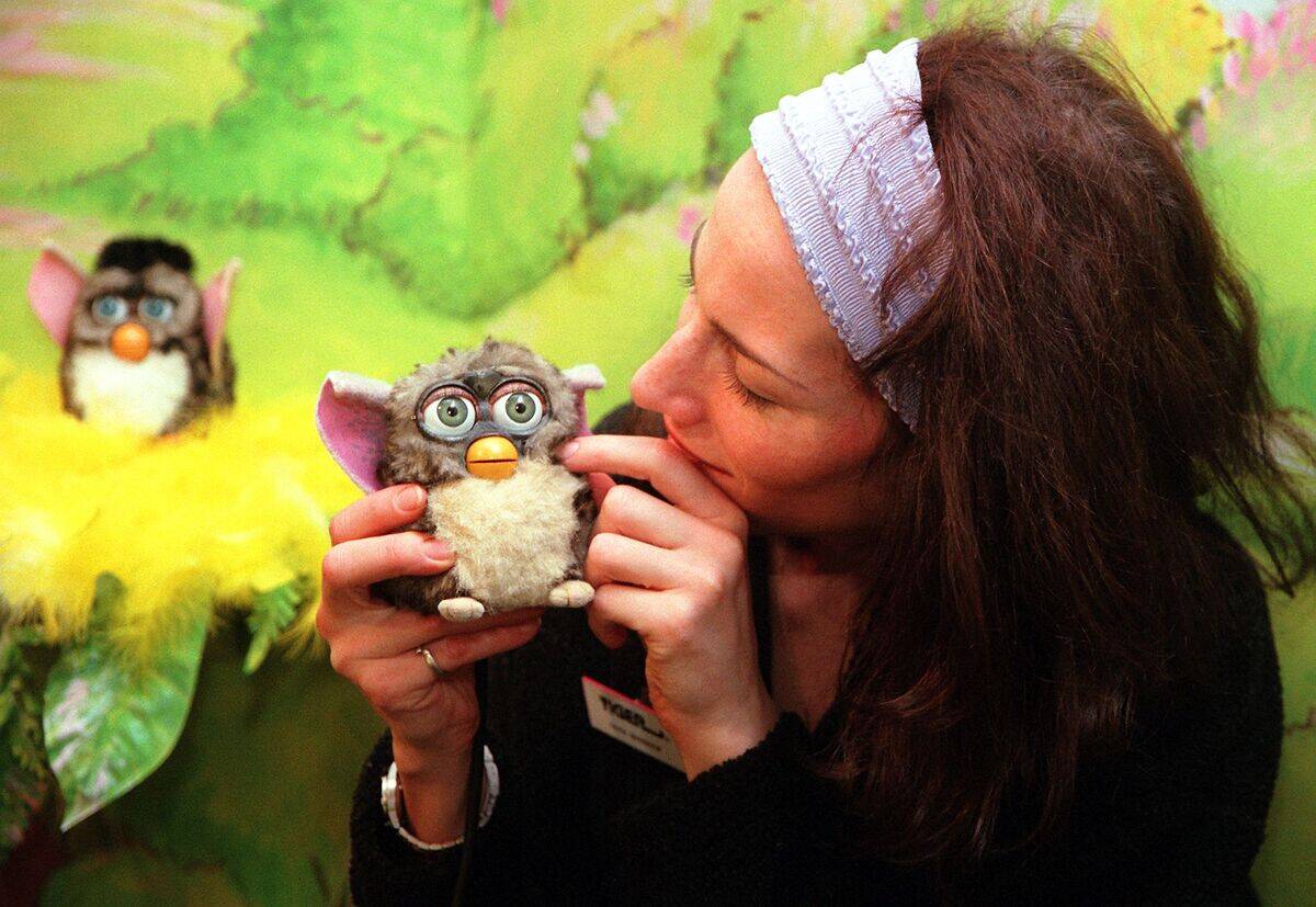 Dana Munshaw of Tiger Electronics demonstrates the