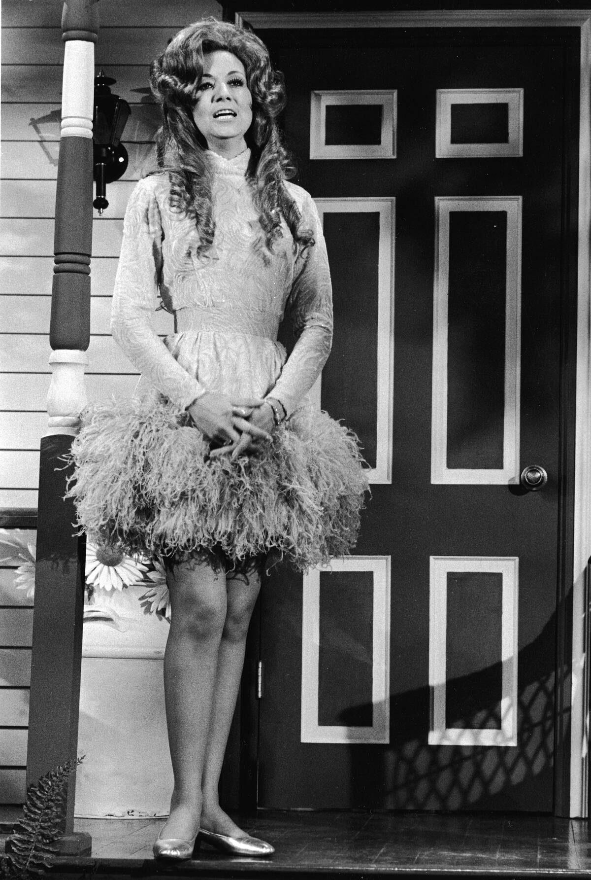 Dottie West Performs On 'Hee Haw'
