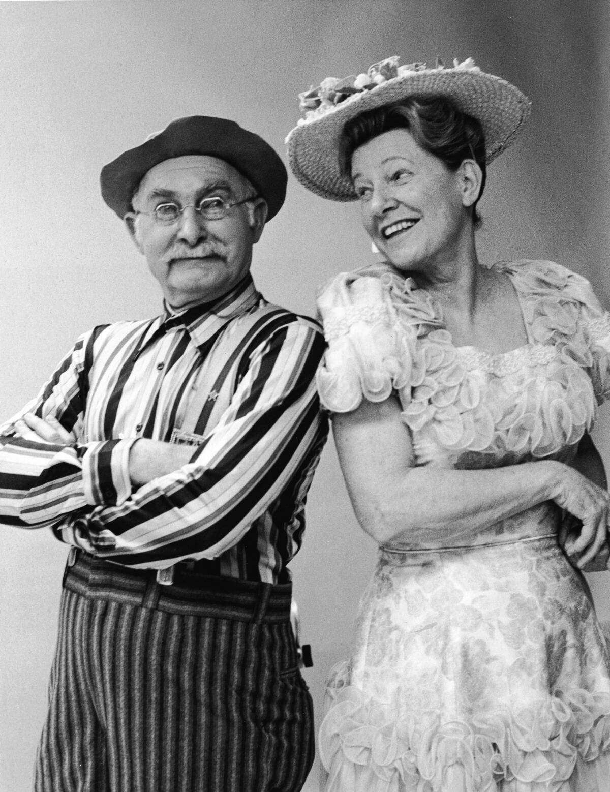 Grandpa Jones & Minnie Pearl Laughing
