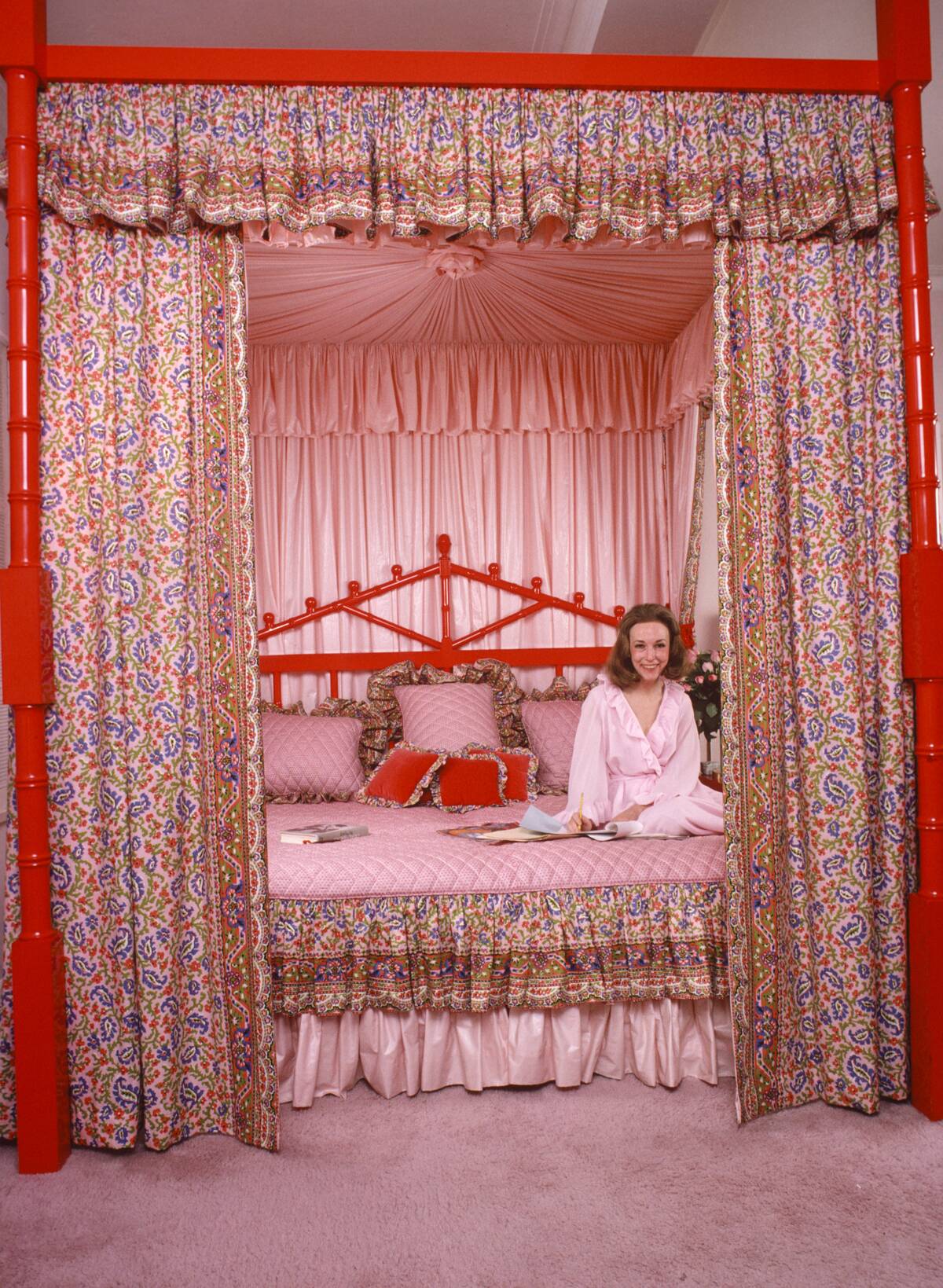 Helen Gurley Brown At Home