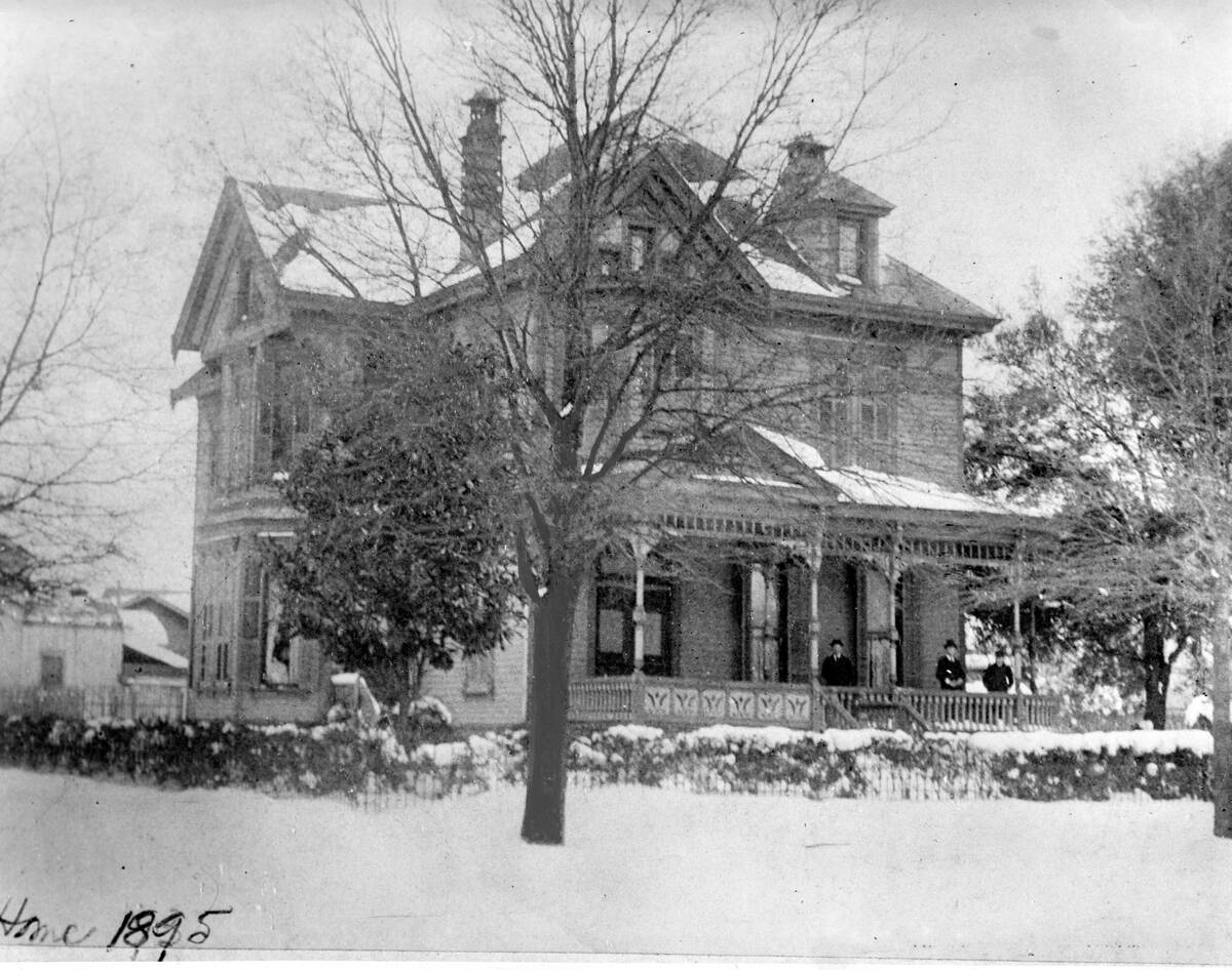 Houston's biggest snow fell in 1895.