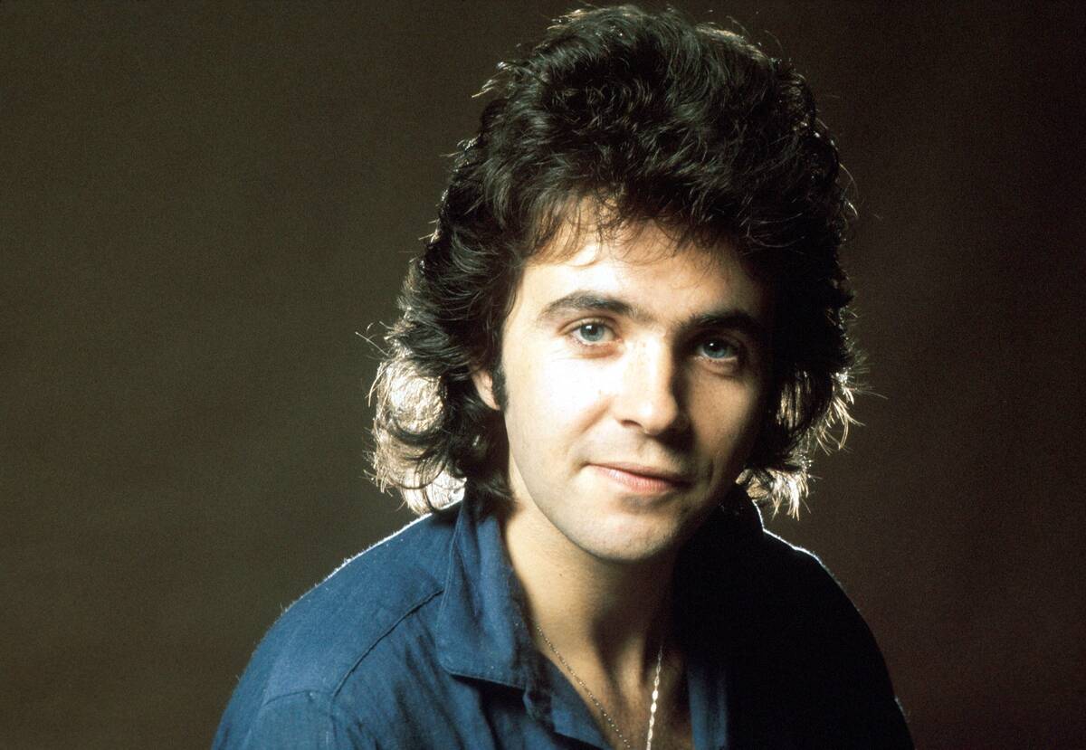 Singer David Essex