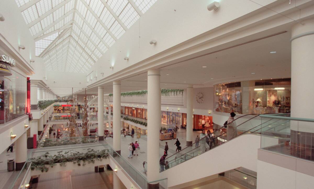 Southdale Center shopping mall --Looking south down the main north-south hall. Mervyns is at the end.