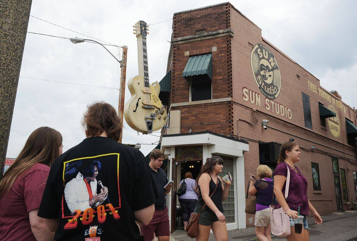 US-ENTERTAINMENT-ELVIS-FANS-music