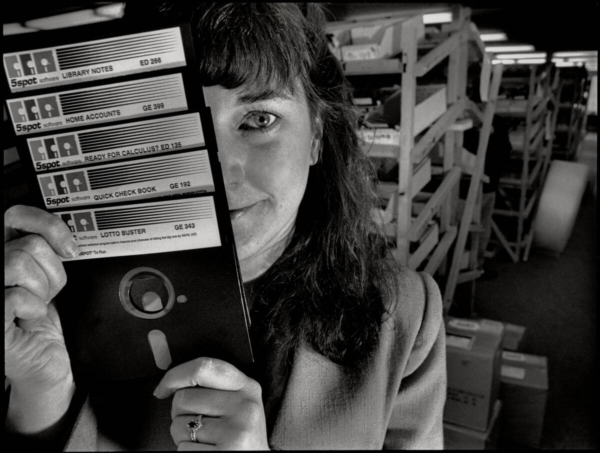 5 Spot Software Executive With Application Floppy Discs