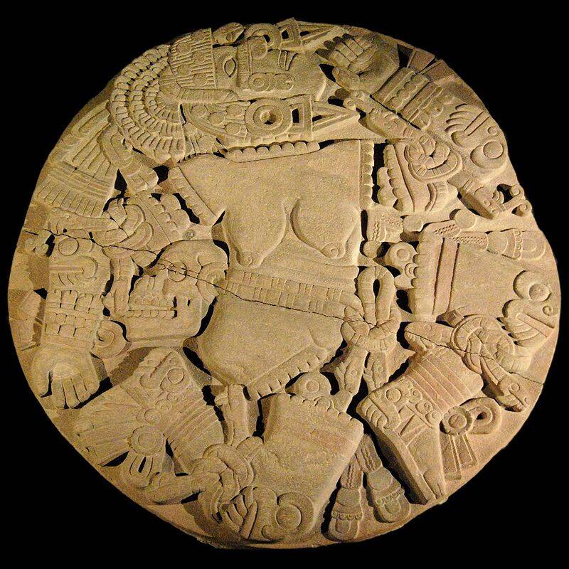 800px-Coyolxauhqui_4095977415_b89d64f008-2