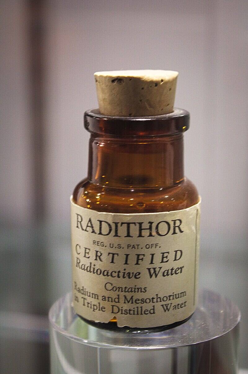 Radithor_bottle_(25799475341)