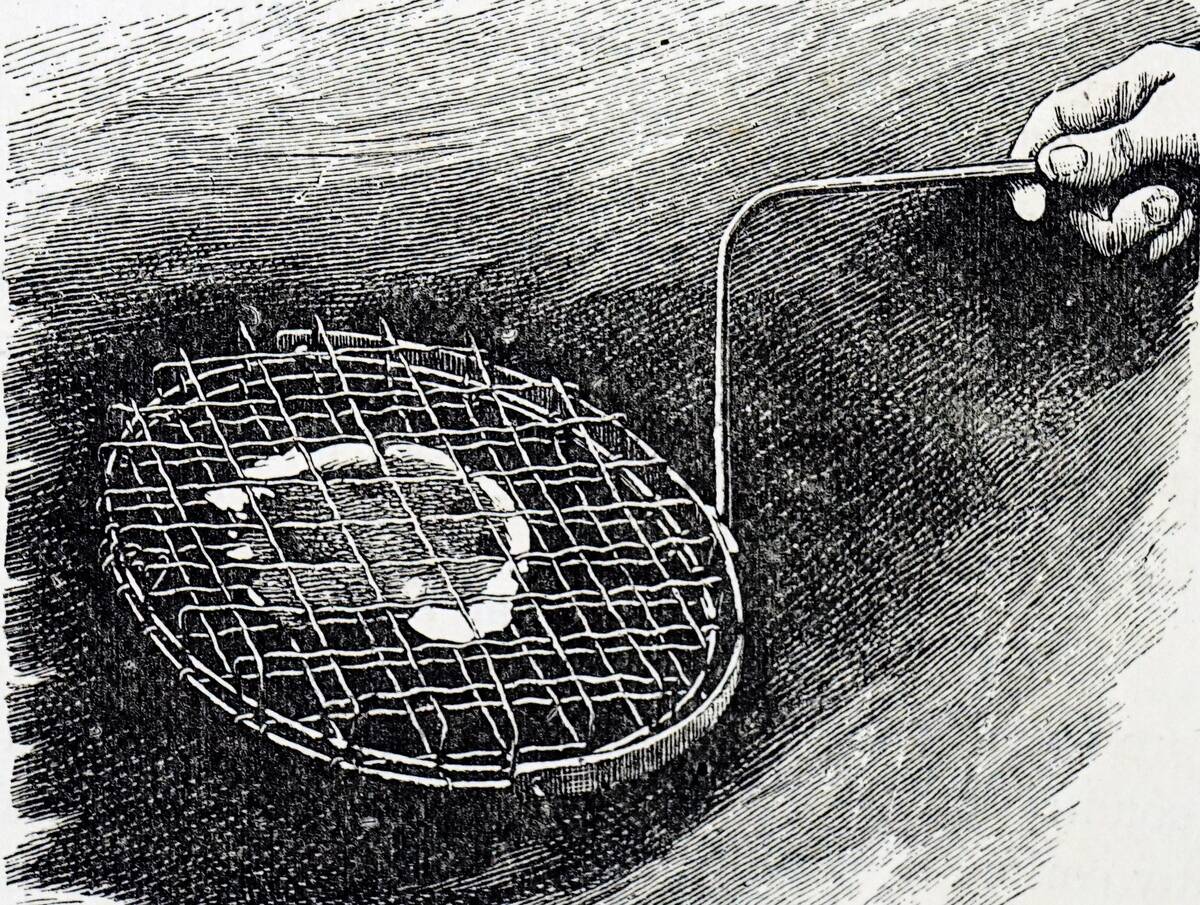 A revolving toaster or fryer.