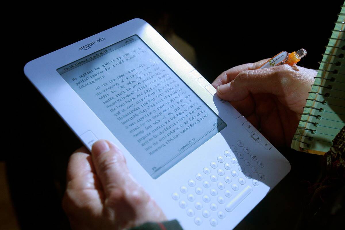 Amazon's Jeff Bezos Introduces Kindle 2 At NYC Press Conference