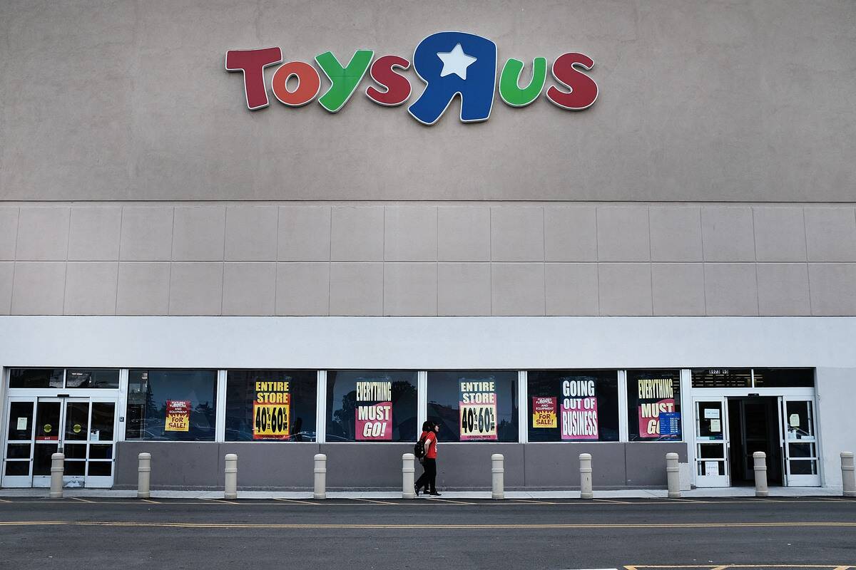 As Toys R Us Shutters Its Stores, Employees Protest Over Lack Of Severances