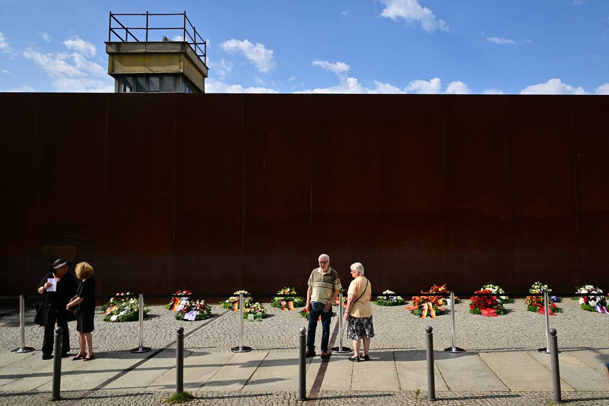 Commemorative event on the 64th anniversary of the building of the Wall