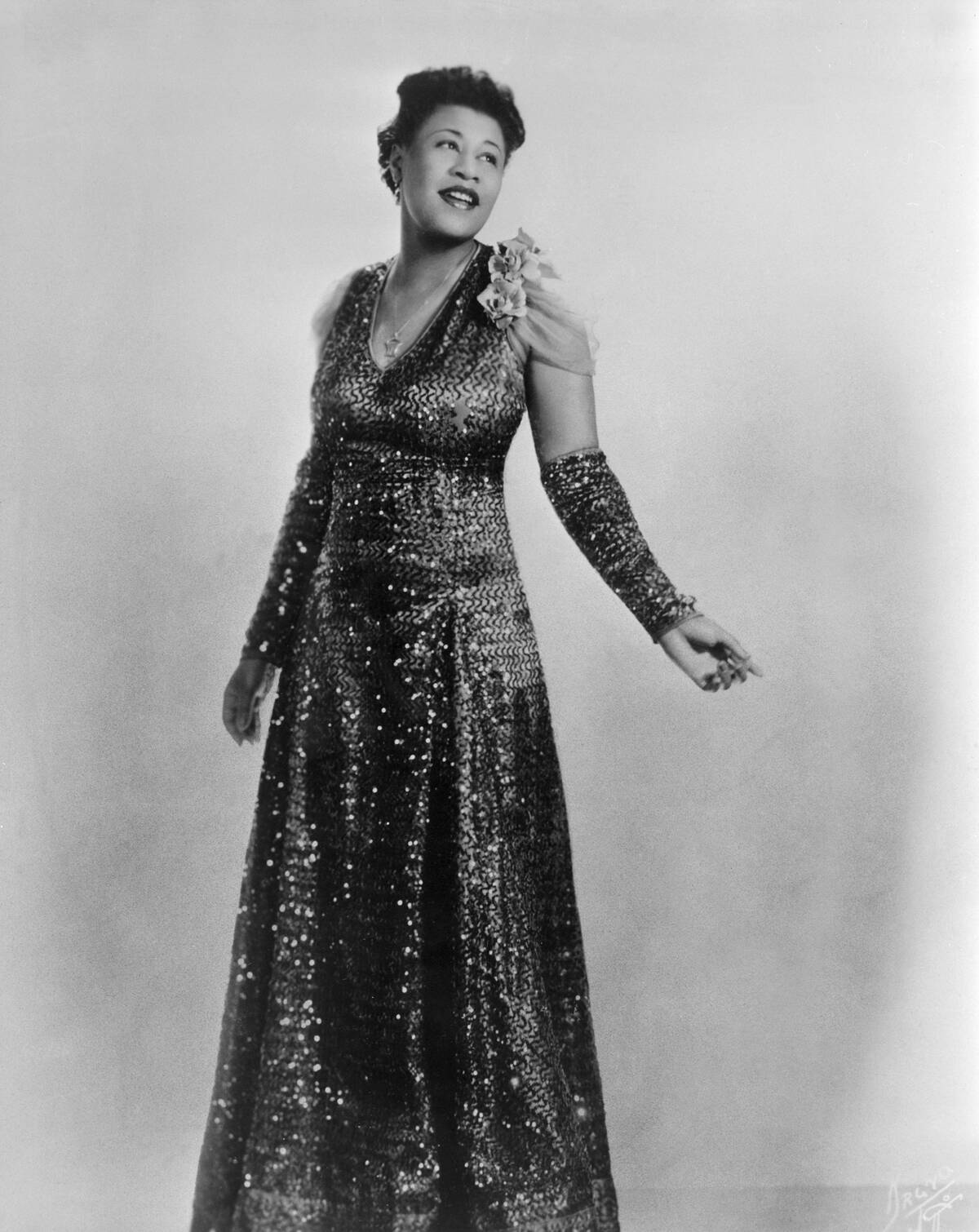 Ella Fitzgerald Performing Full Length