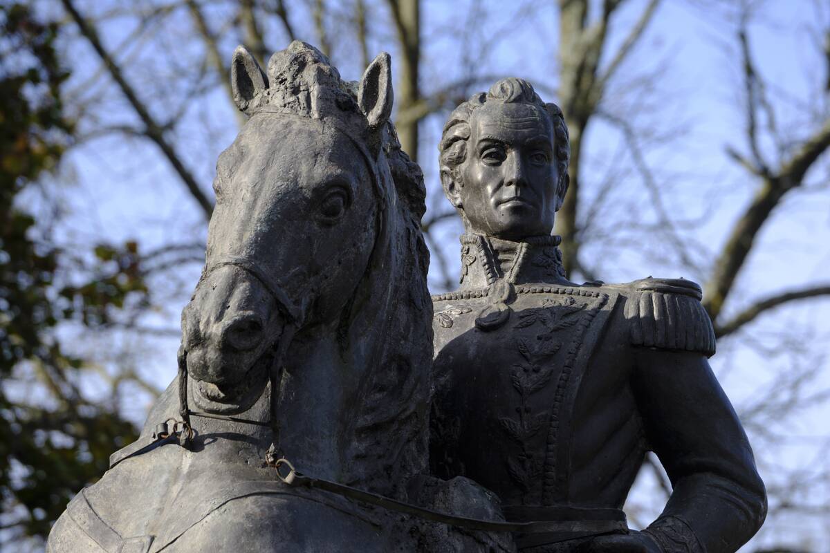 Equestrian Statue Of Simon Bolivar
