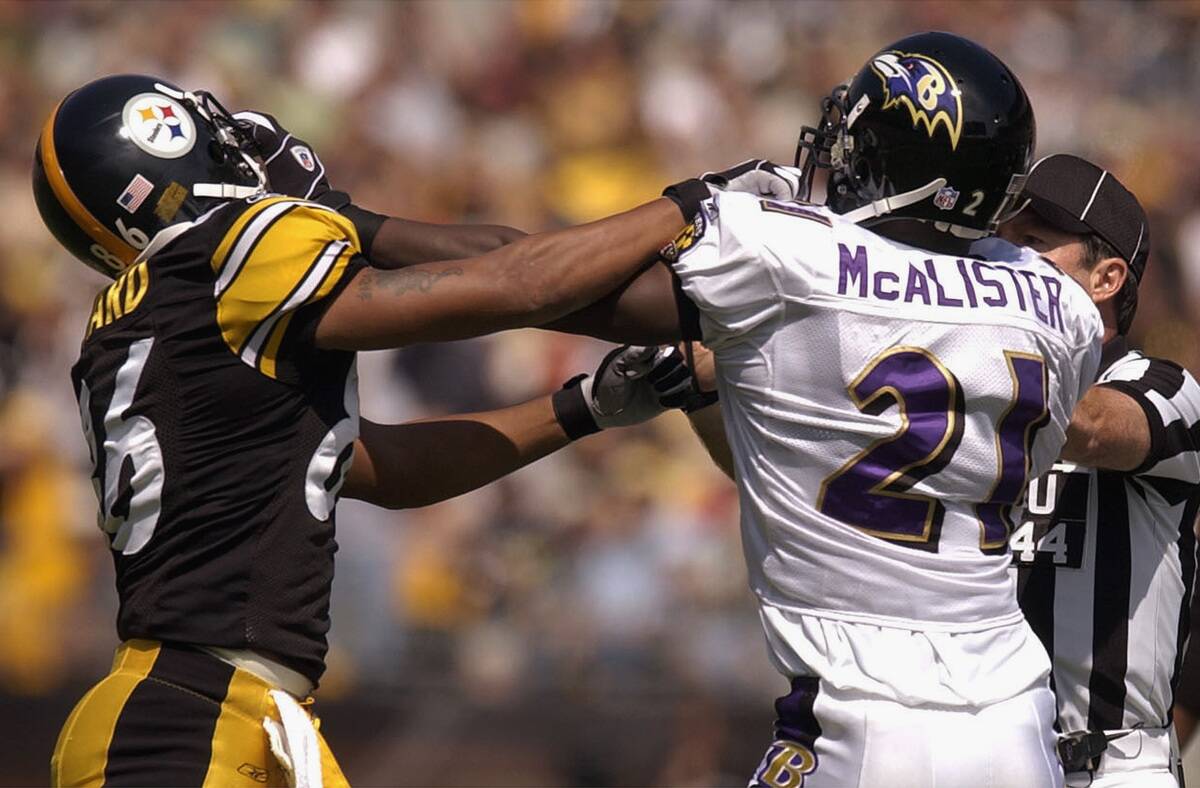 Hines Ward fights with Chris McAlister