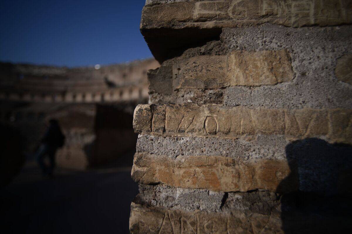 ITALY-JUSTICE-CULTURE-ROME-COLOSSEUM-TOURIST-DAMAGE