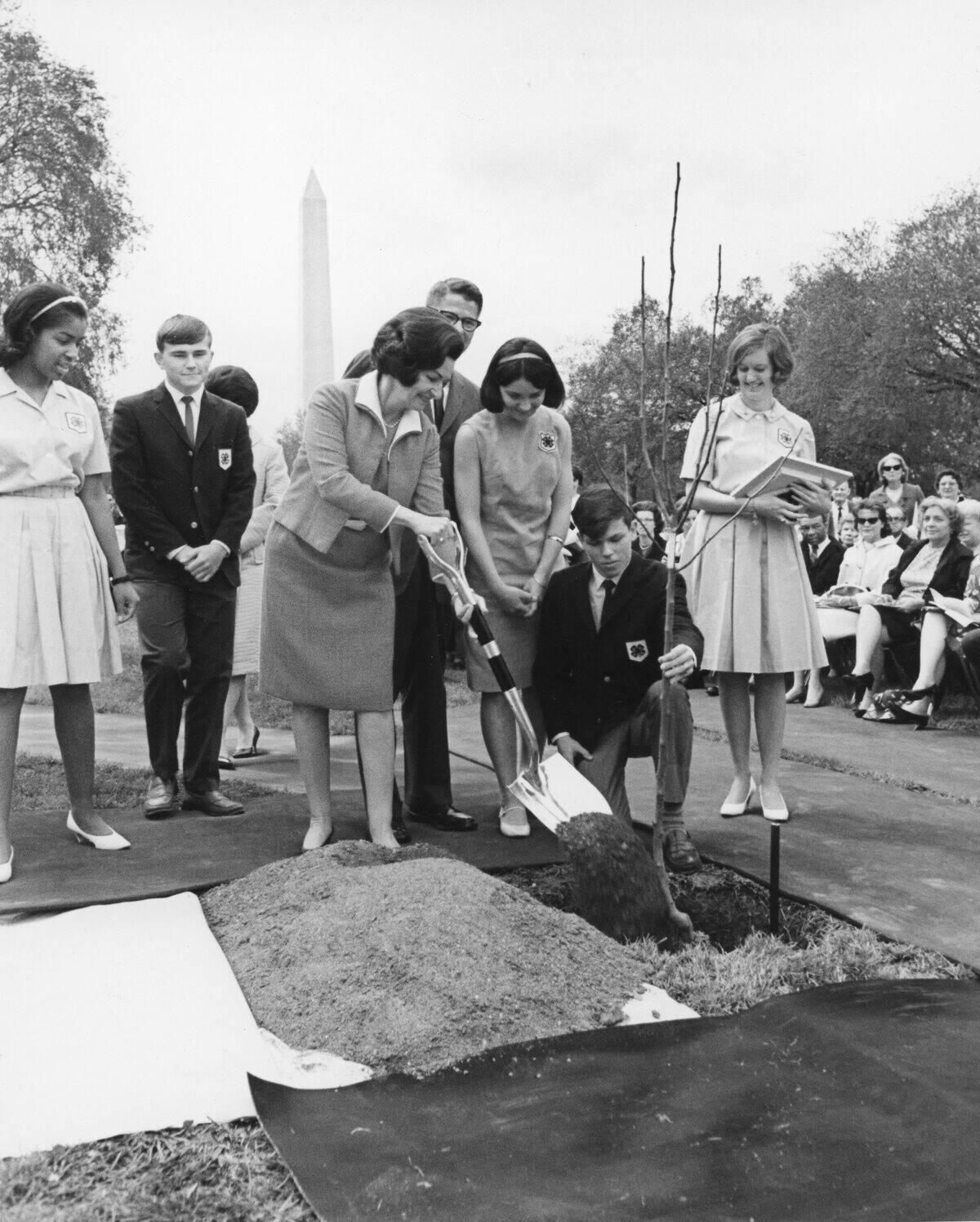 Lady Bird With 4-H Club Members