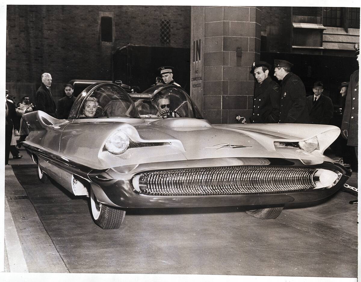 Licoln Futura Concept Car Debut