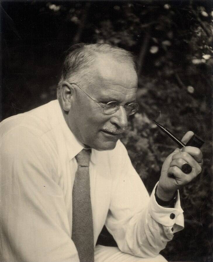 lossy-page1-729px-ETH-BIB-Jung,_Carl_Gustav_(1875-1961)-Portrait-Portr_14163_(cropped).tif