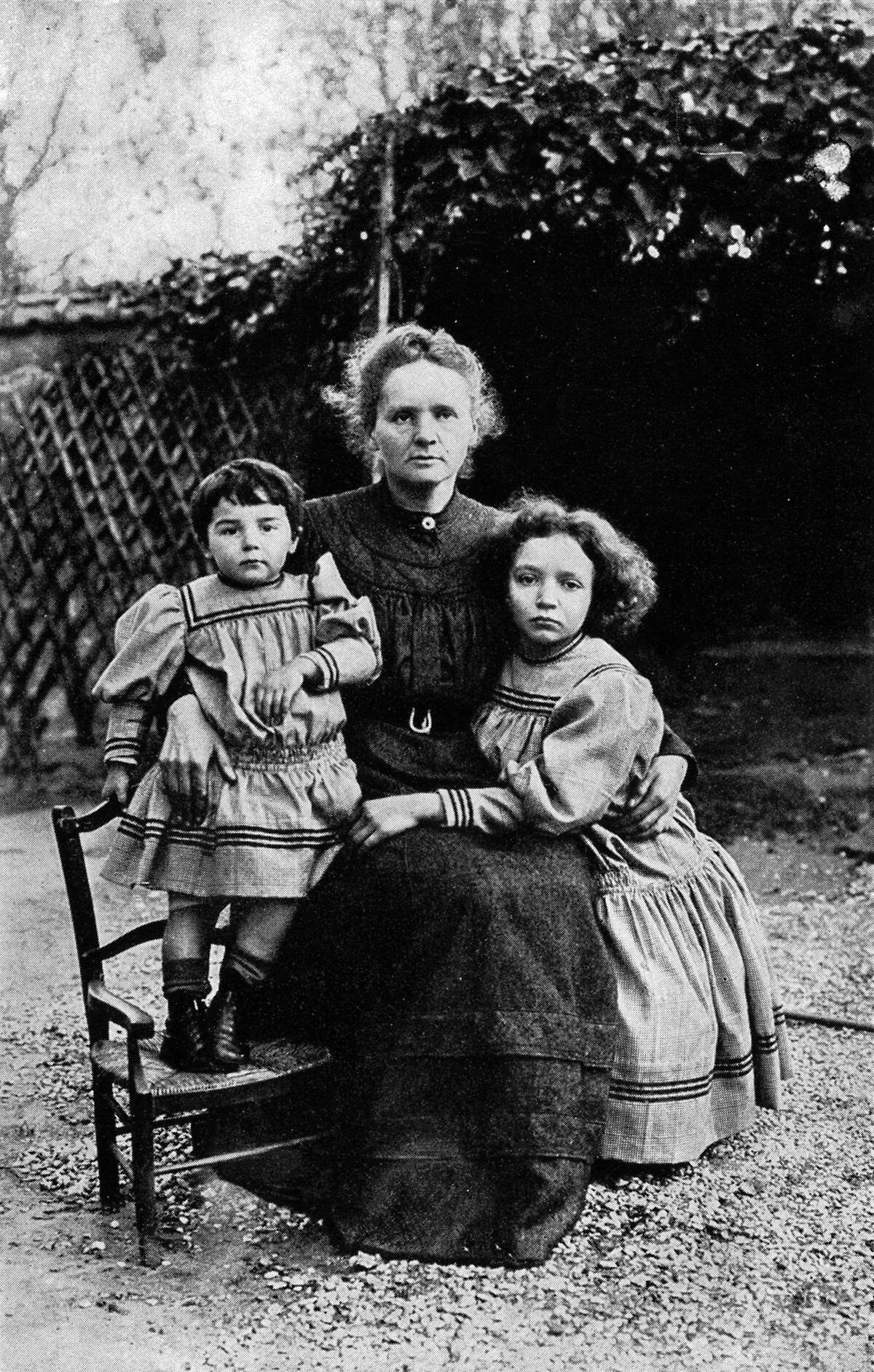 Marie Curie with her daughters Irene and