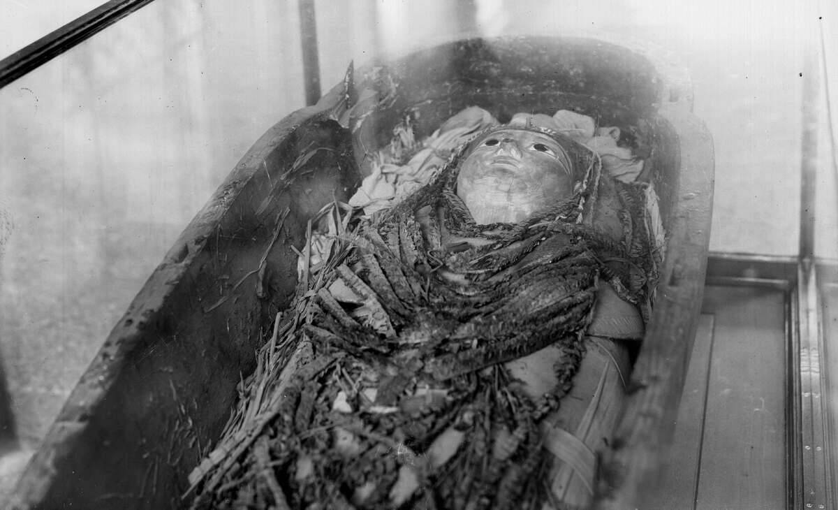 Mummy of Amenophis I-st (his head is recovered of