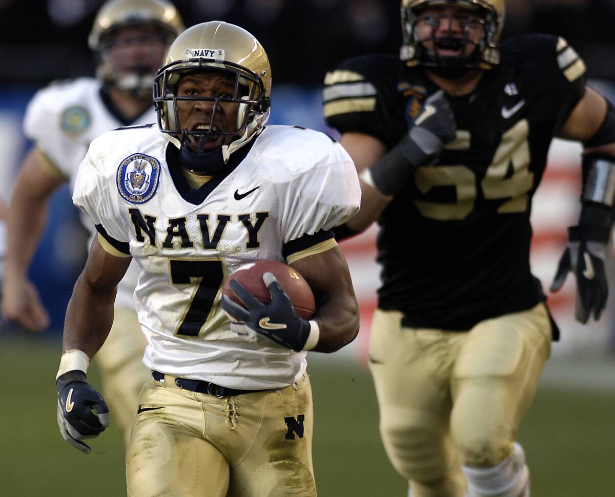 Navy Midshipmen v Army Black Knights