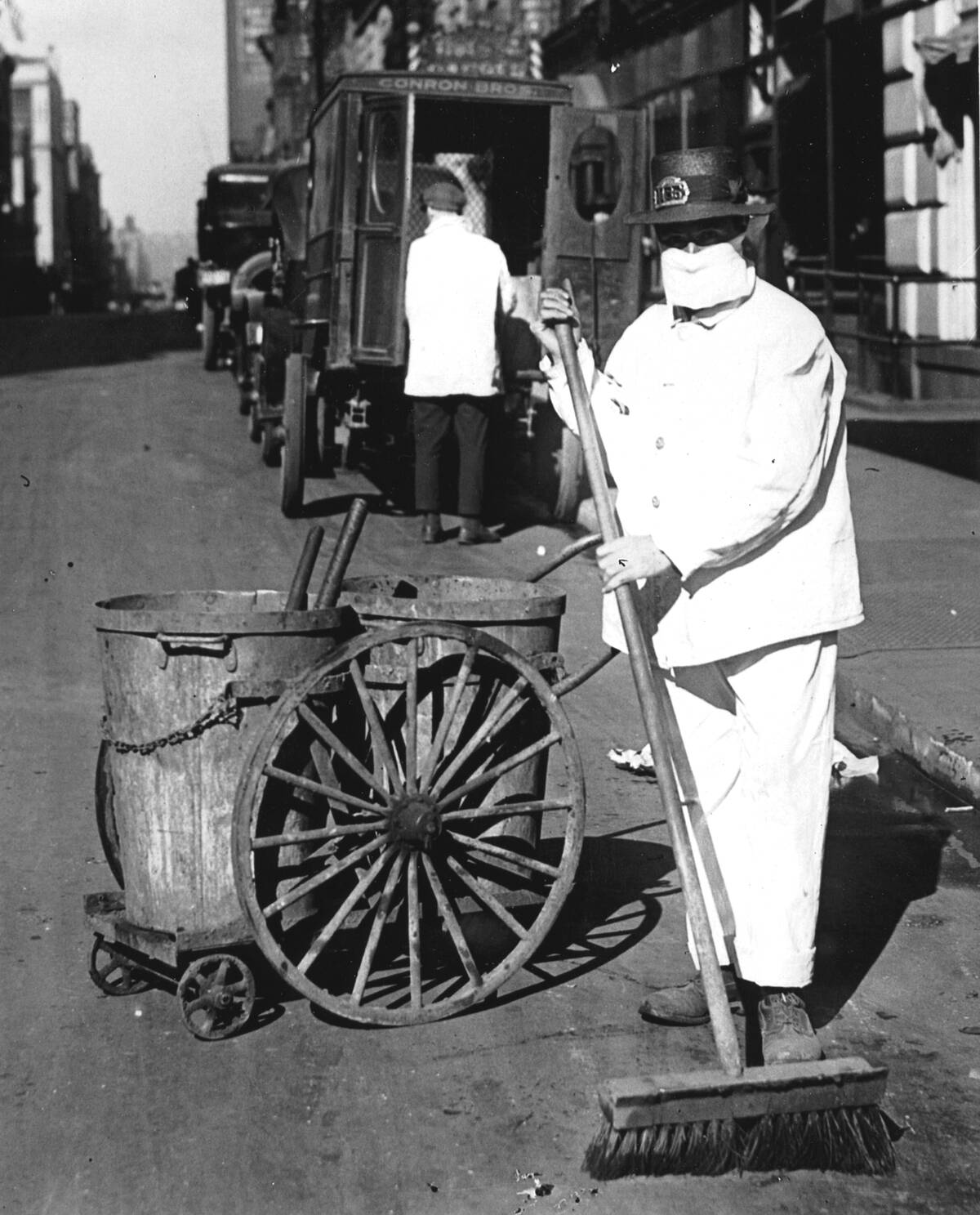 New York Street Sweeper Wearing A Mask