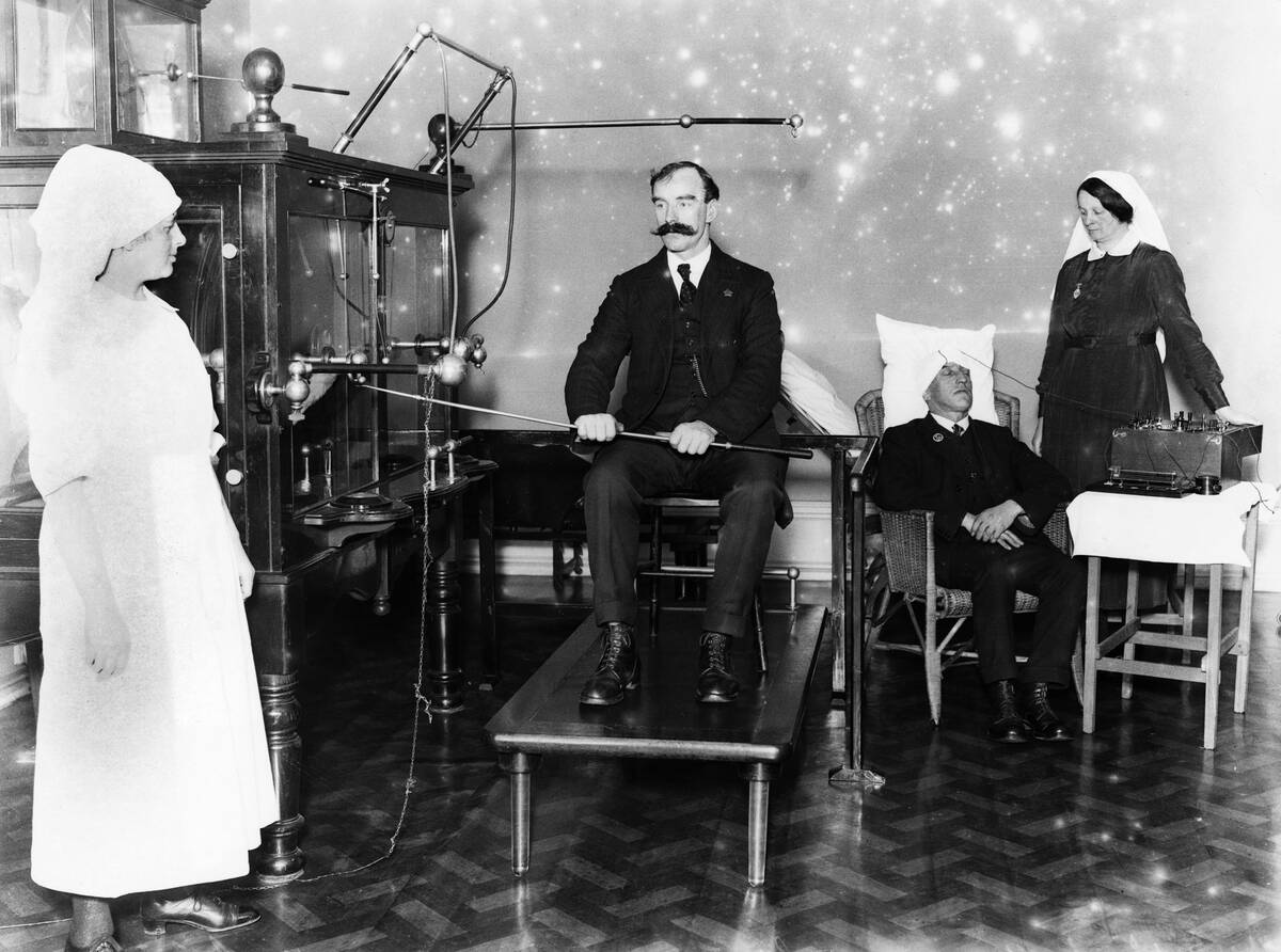 Nurses With Shell-Shocked Soldiers