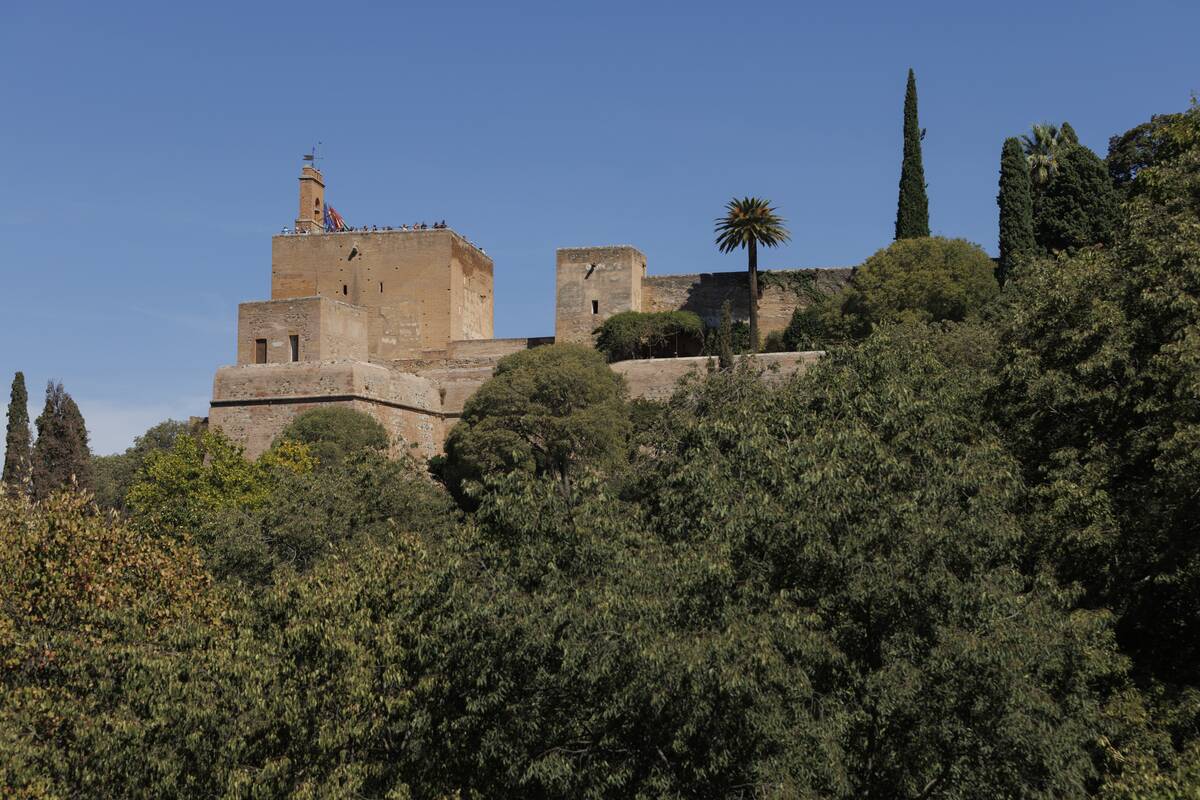 Patricia Del Pozo Visits The Rehabilitation Of The Carmen De Los Porcel In The Alhambra