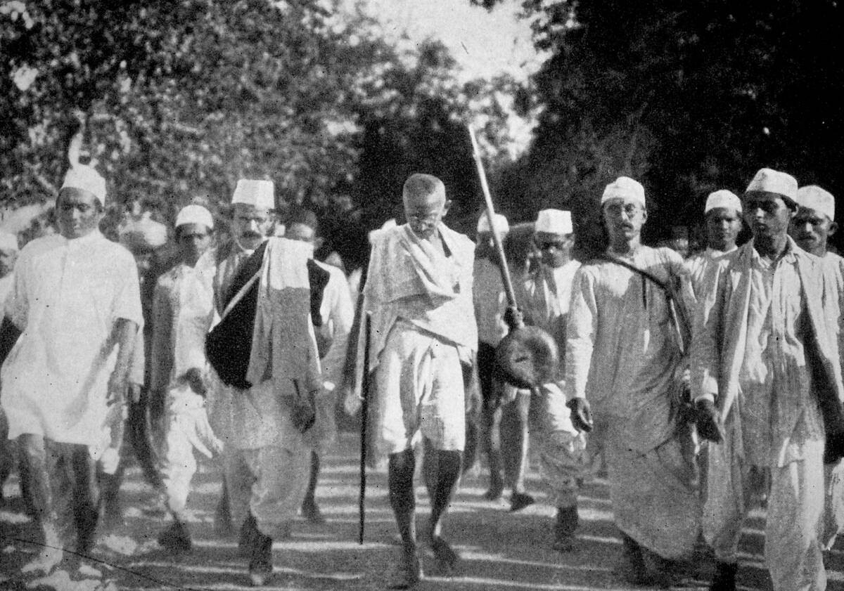 Scenes during Mahatma GandhiÕs famous Salt March.