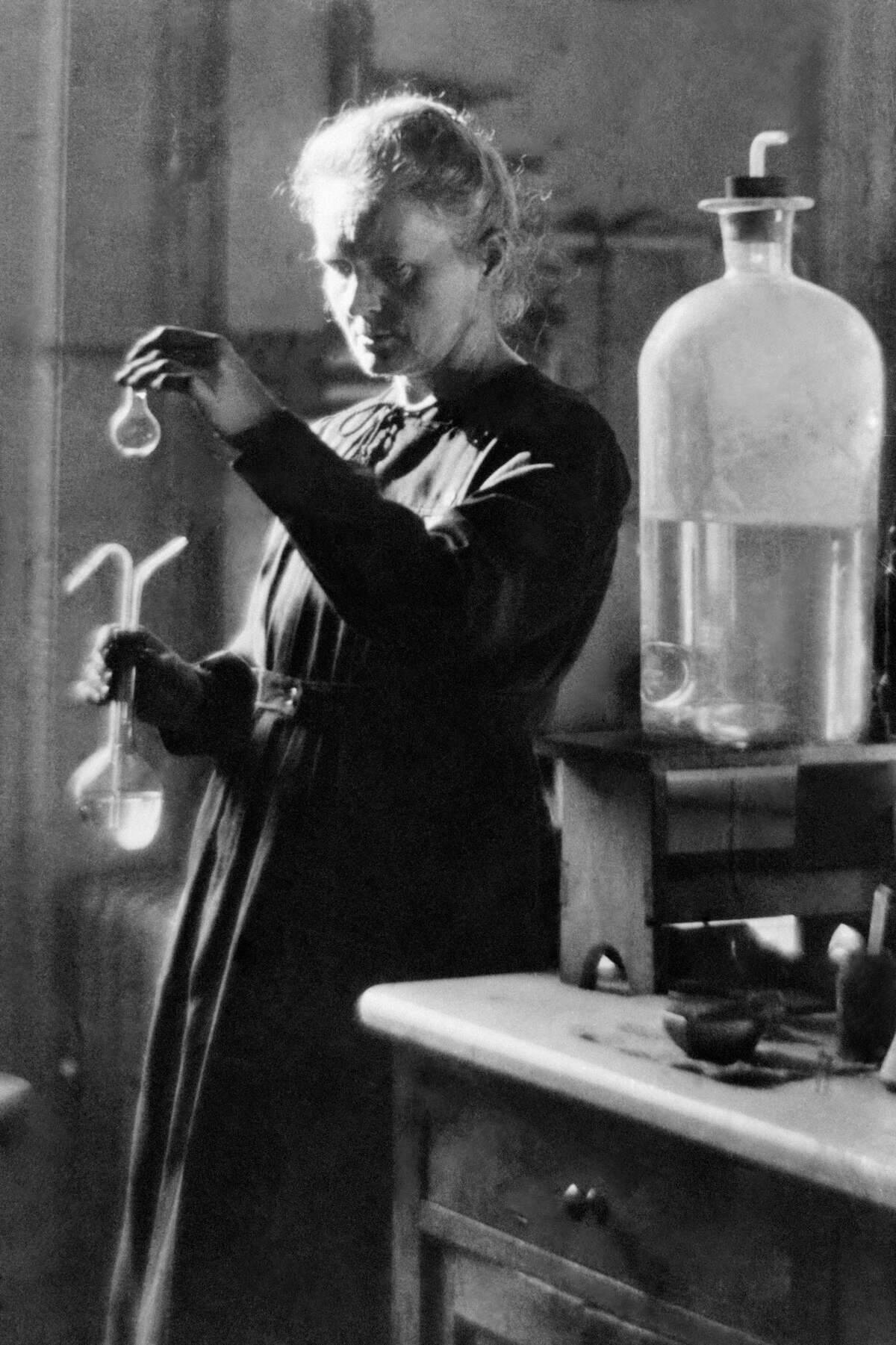 TOPSHOT-BIO-CURIE
