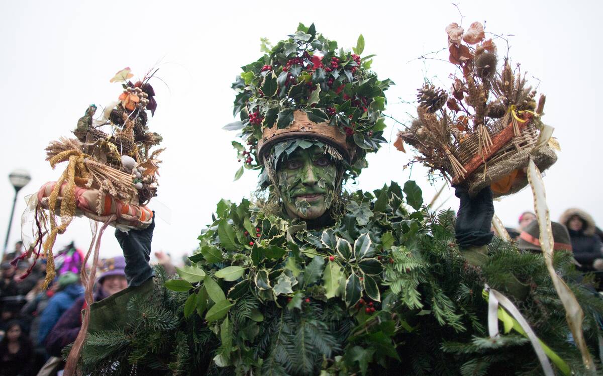TOPSHOT-BRITAIN-ENTERTAINMENT-TRADITION
