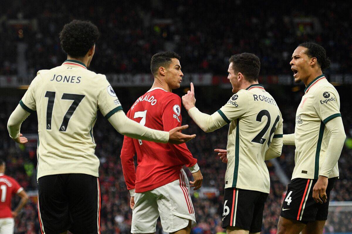 TOPSHOT-FBL-ENG-PR-MAN UTD-LIVERPOOL