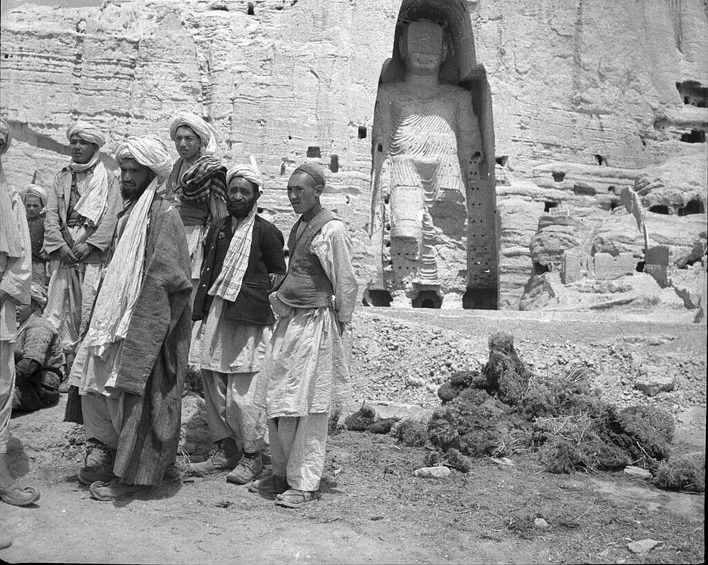 CH-NB_ Afghanistan,_Bamiyan,_Bamyan_(Bamian)-_Menschen_-_Annemarie_Schwarzenbach_-_SLA-Schwarzenbach-A-5-20-174_(cropped)