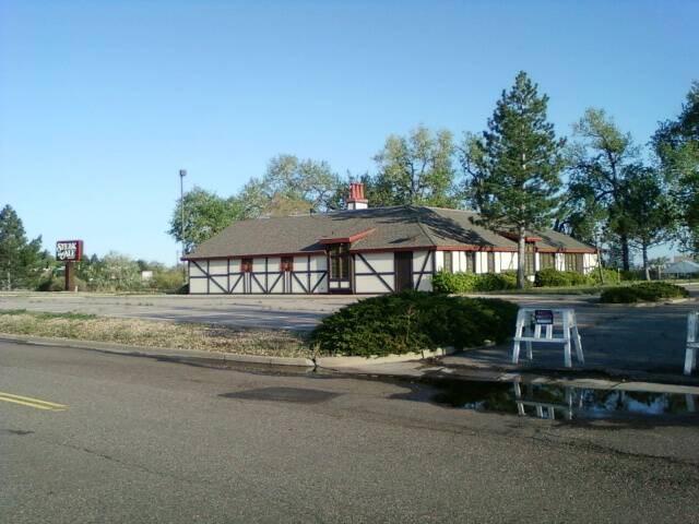 Abandoned_Steak_and_Ale,_Westminster_Mall,_CO