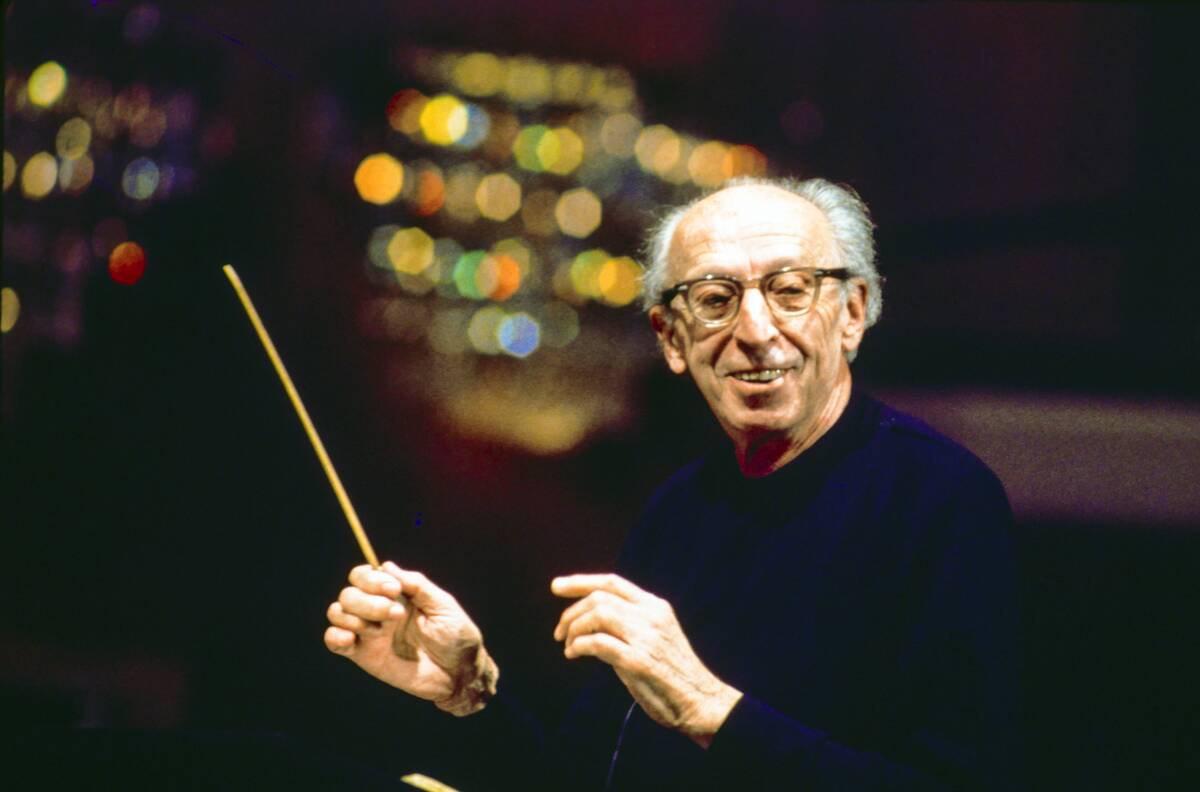Aaron Copland Conducts