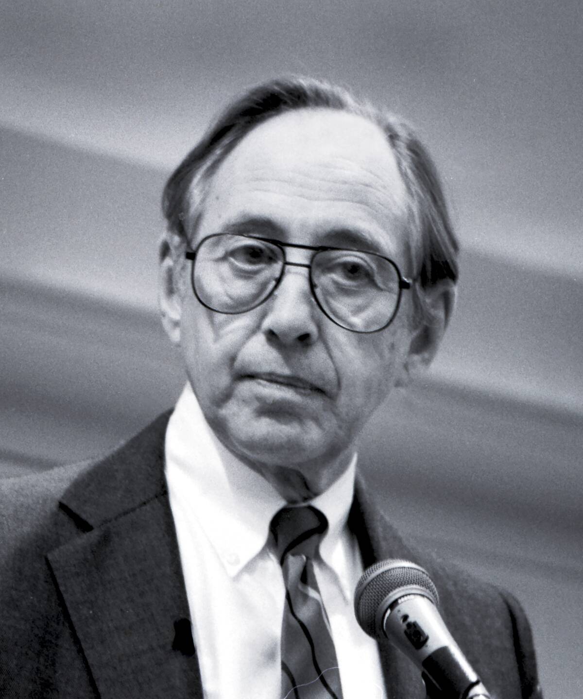Alvin Toffler Speaks At The Kellogg Center