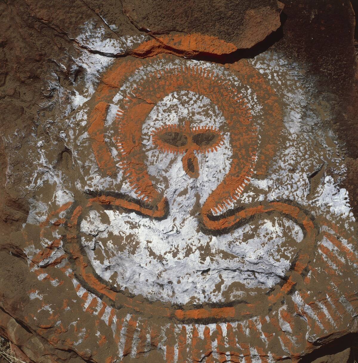 Australia, Kimberley, Isdell Gorge, Aboriginal rock paintings: Wandjina (cloud and rain spirit)