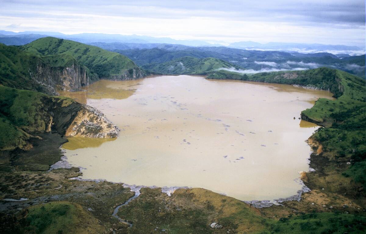 Desolation around lake Nyos in Cameroon in August , 1986.