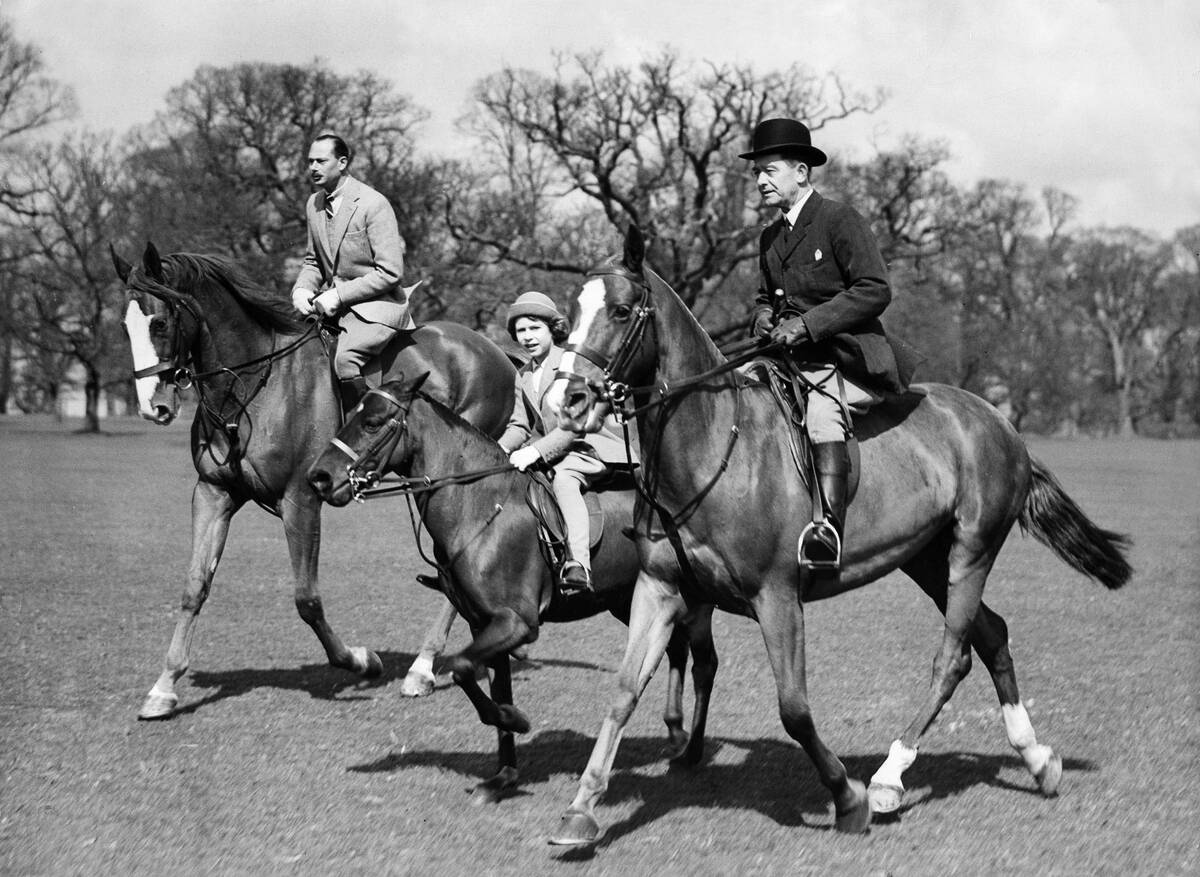 Elisabeth II. von GB/ als Kind, reitet im Park von Windsor