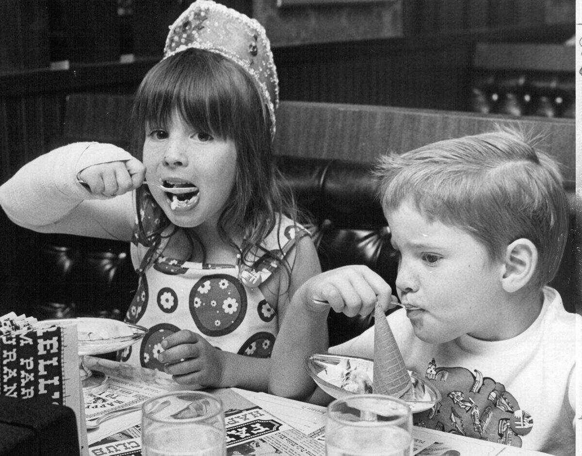 JUN 28 1972, JUN 30 1972, JUL 5 1972; Children from the Head Start Program in Englewood enjoy a trea