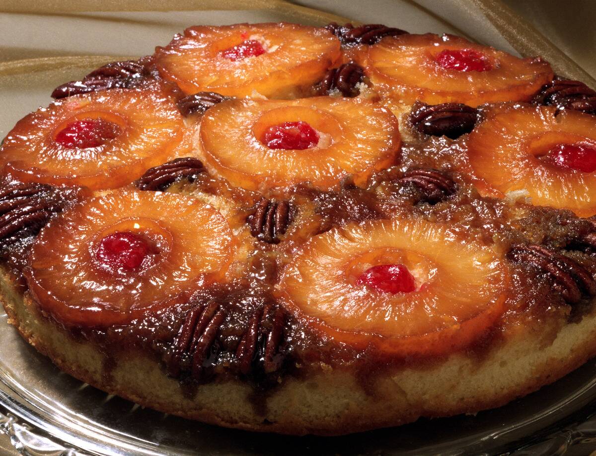 lots-o-desserts in the studio. -- (THIS PHOTO_6/10/99_StarTribStudio) - pineapple upside-down cake(Photo By DAVID BREWSTER/Star Tribune via Getty Images)