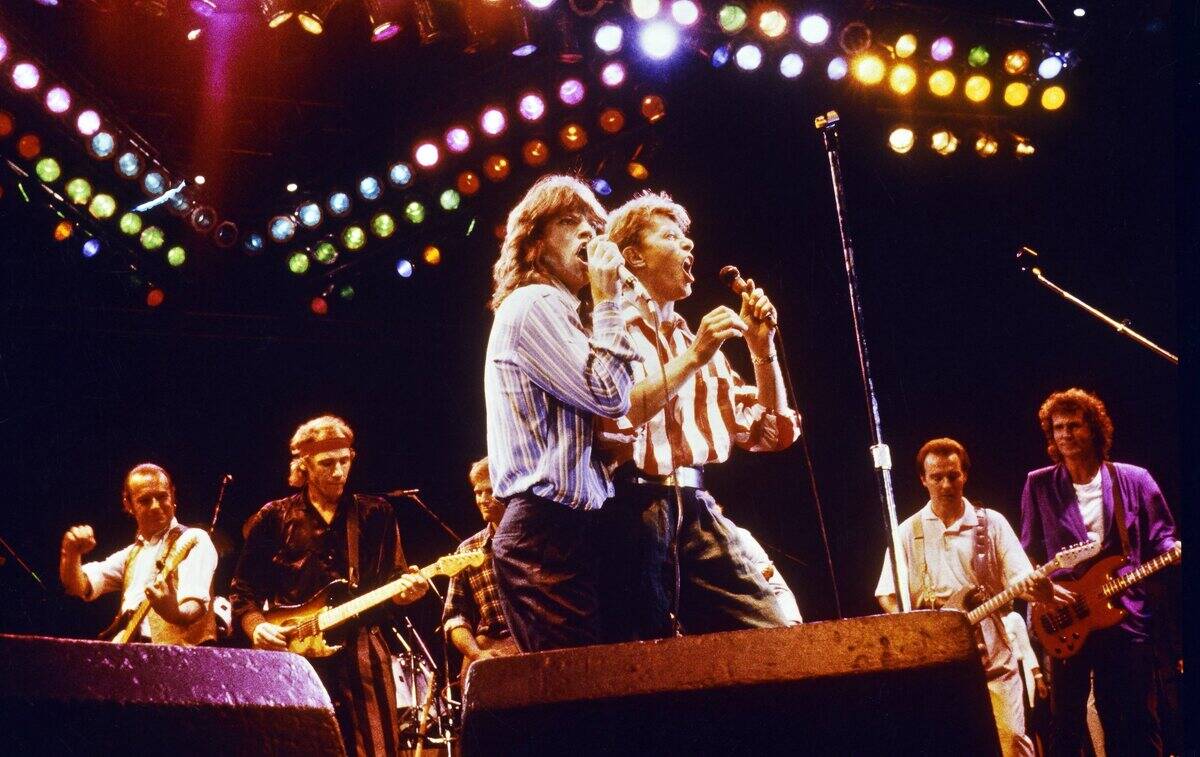 Mick Jagger And David Bowie Performing Dancing In The Streets