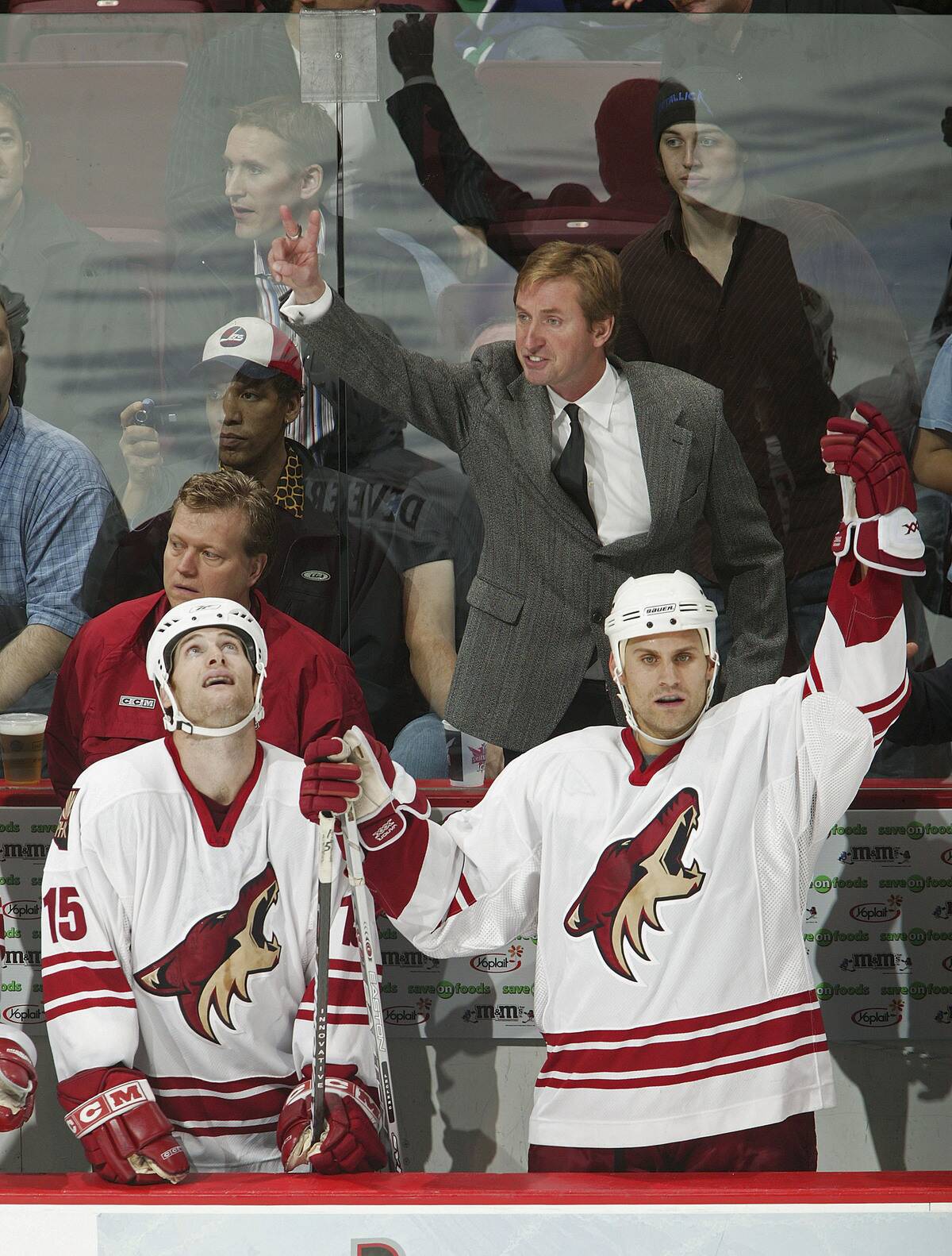 Phoenix Coyotes v Vancouver Canucks