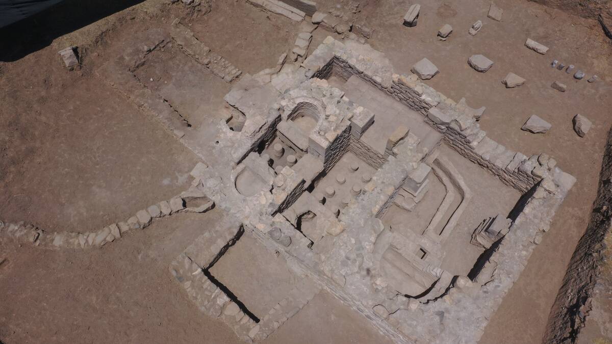 Roman bath complex dating back 1,700 years unearthed in Turkiye