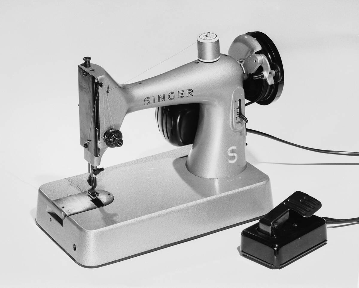 Singer Machine