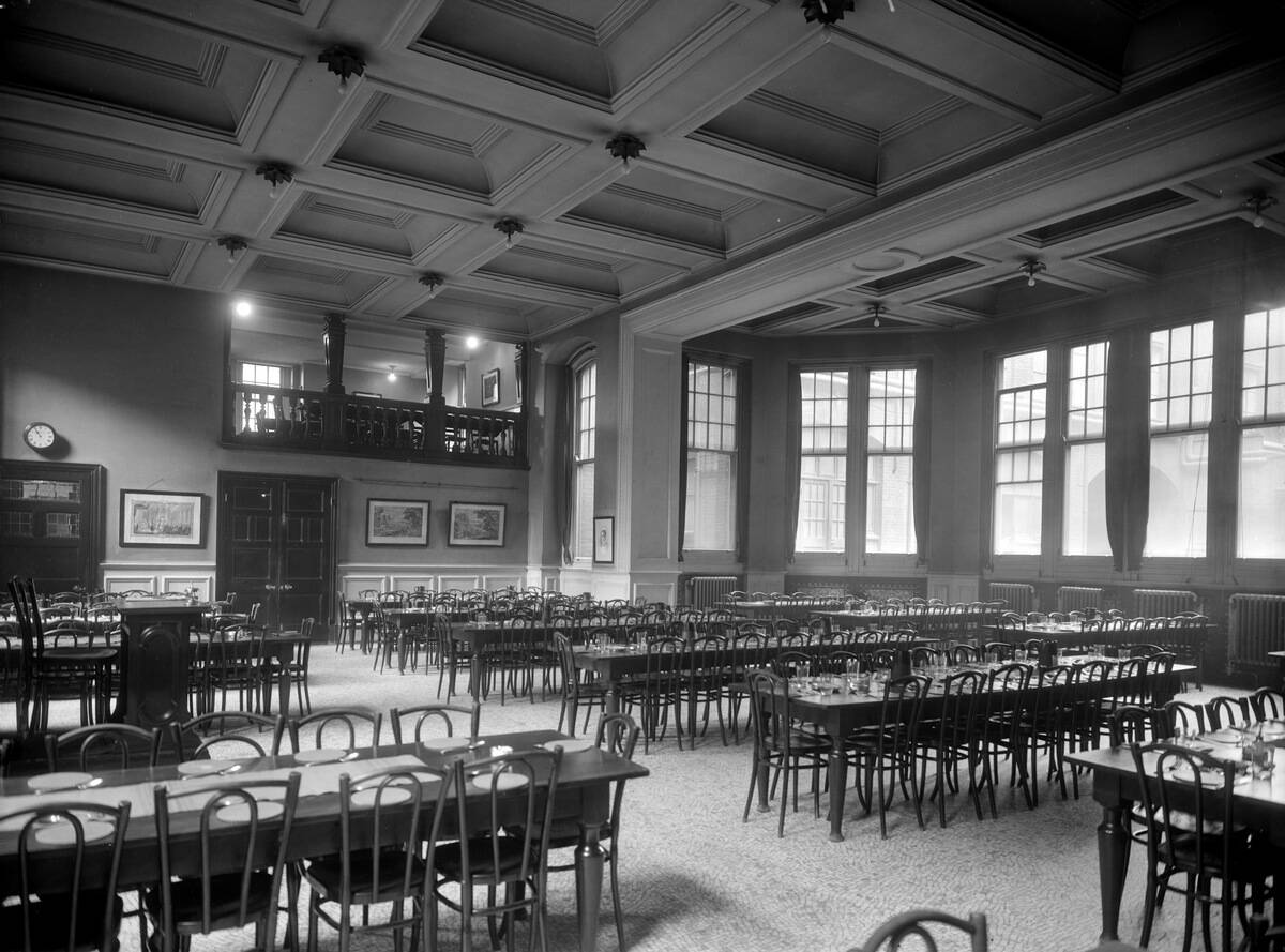 The dining-room at Guy's Hospital, London. Artist: Rev M Keene