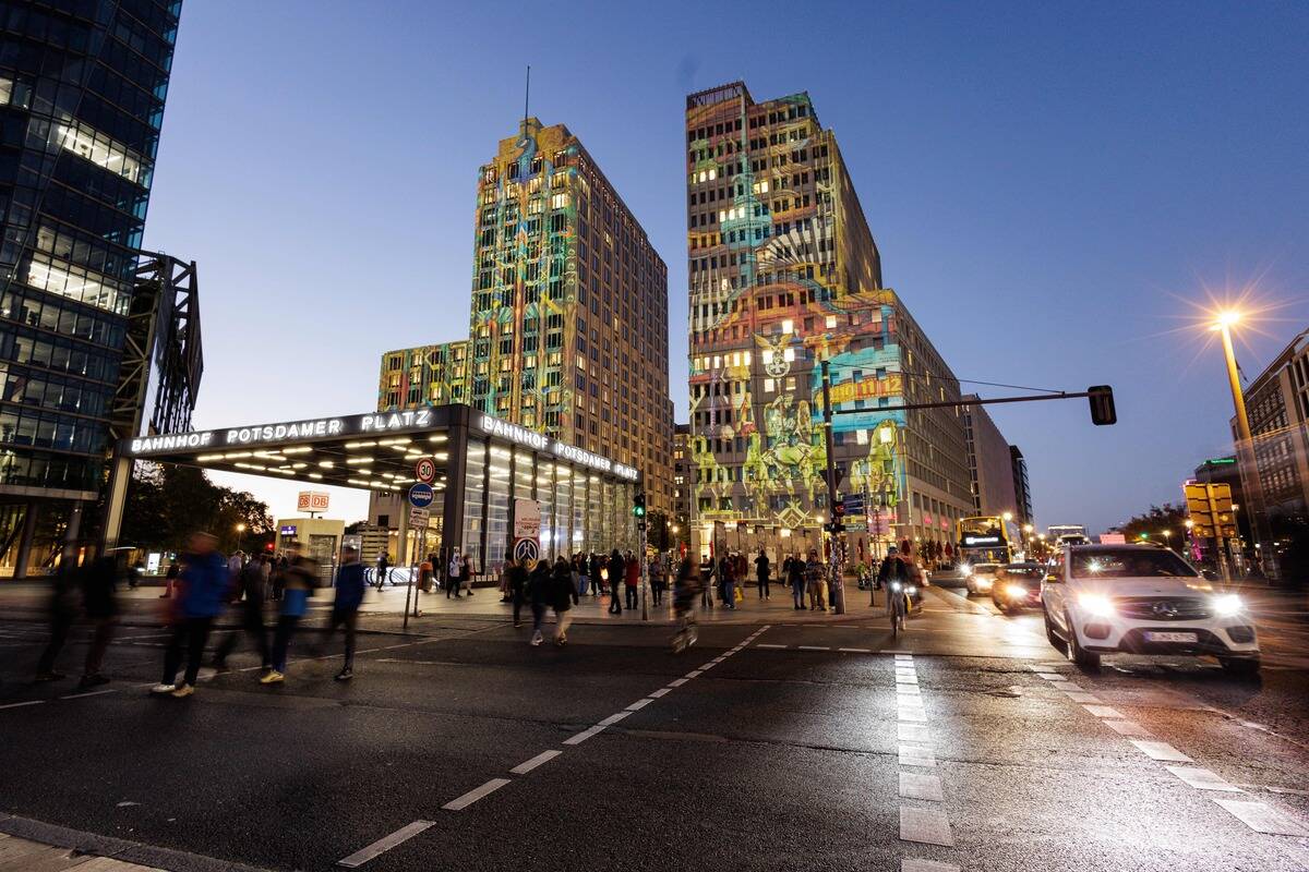 Trial lights for the Festival of Lights Berlin